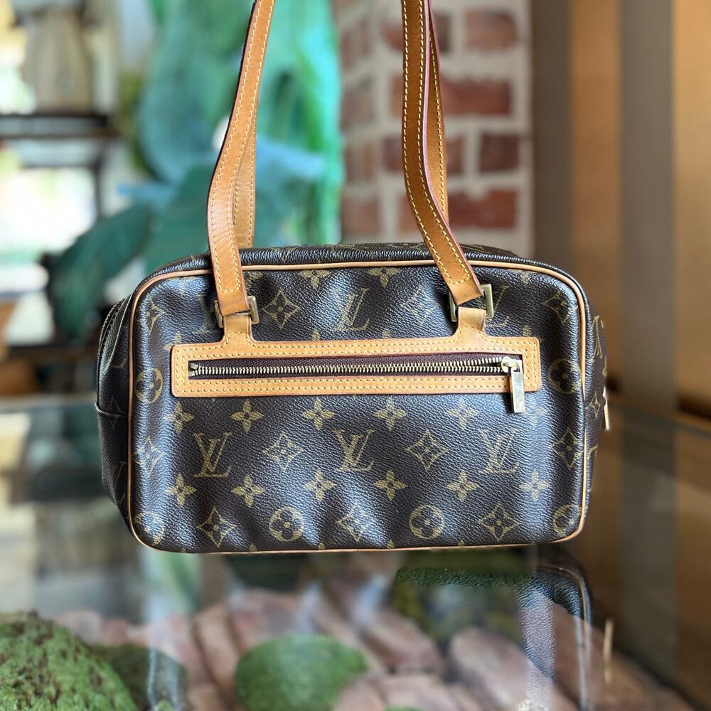 LOUIS VUITTON Cite MM Monogram Brown Canvas Shoulder Bag